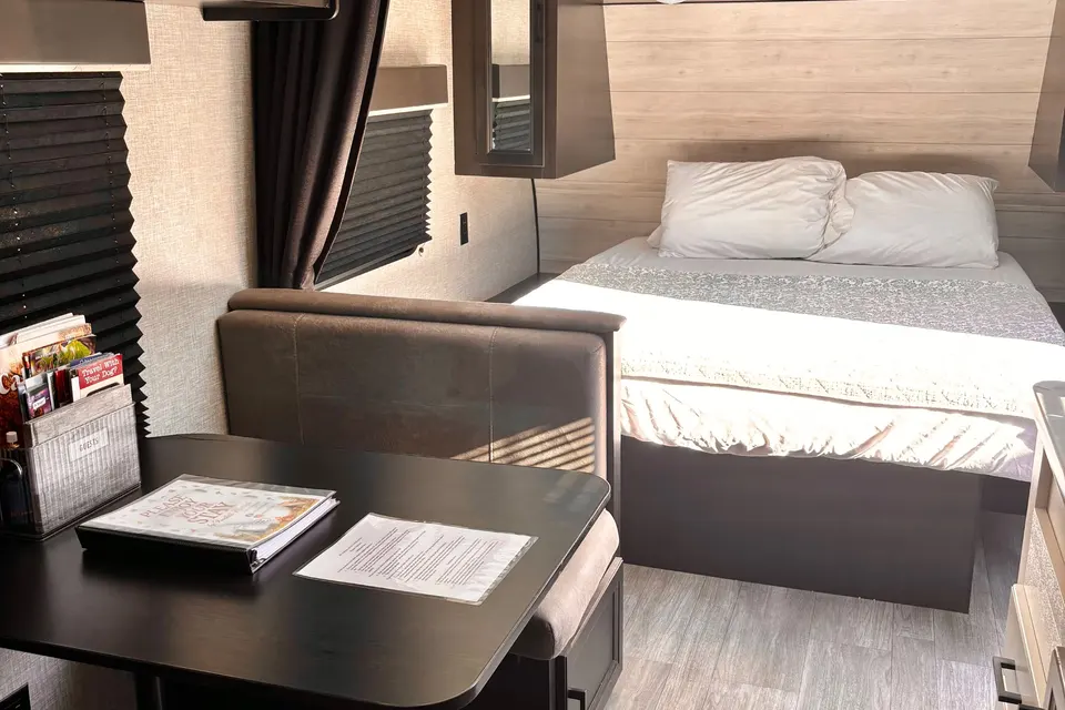 Foothill Rentals, Jayco 224BH Travel Trailer