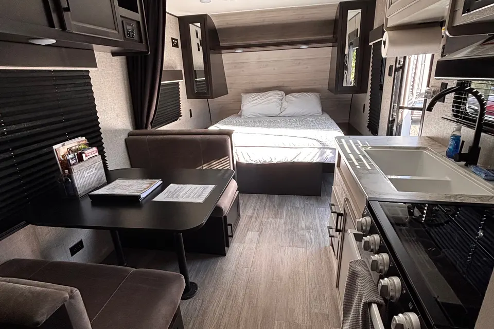 Foothill Rentals, Jayco 224BH Travel Trailer