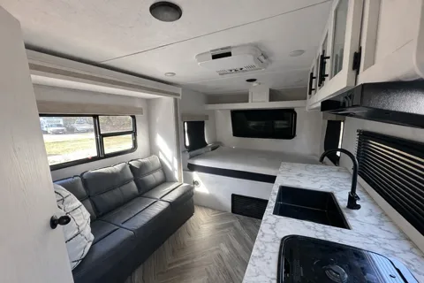 Coleman 1608RB Rubicon Travel Trailer