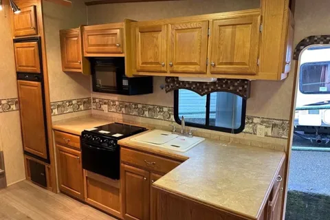 Walters Dutchmen Colorado Fifth Wheel