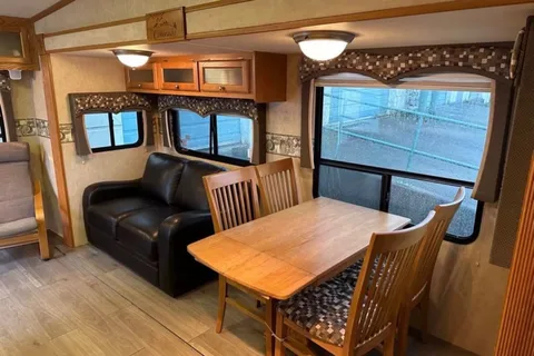 Walters Dutchmen Colorado Fifth Wheel