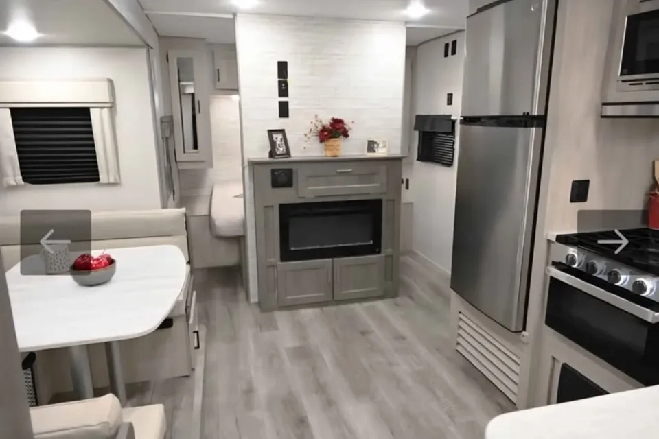 Adam's Coachmen Catalina Toy Hauler