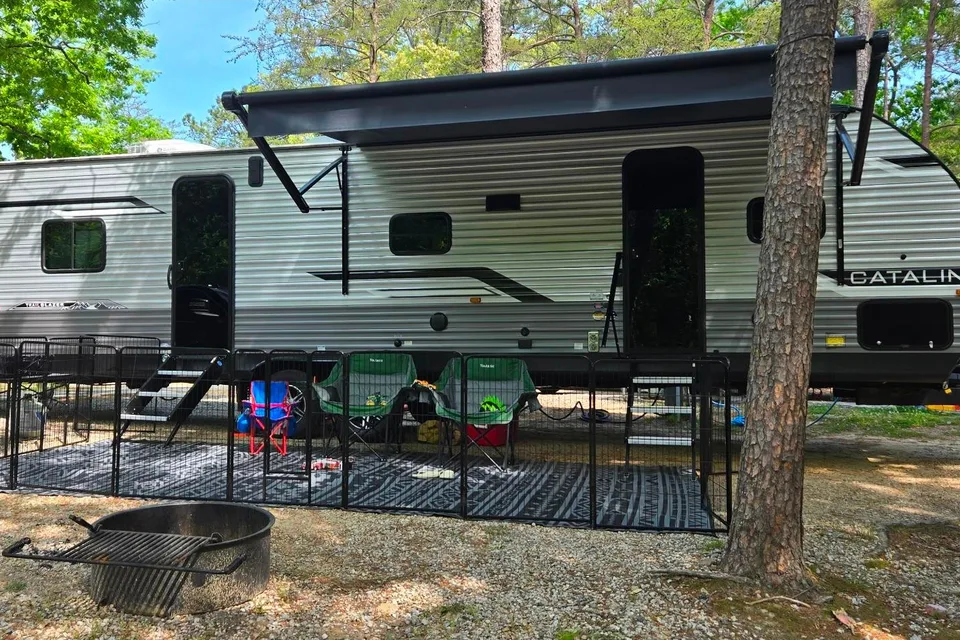 Adam's Coachmen Catalina Toy Hauler