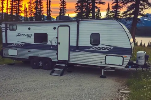 Meet Nora She's Beautiful, Modern and room for 8!