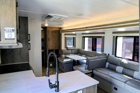 27 Foot Ultimate Family Bunkhouse