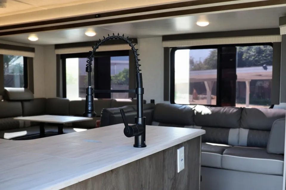 27 Foot Ultimate Family Bunkhouse