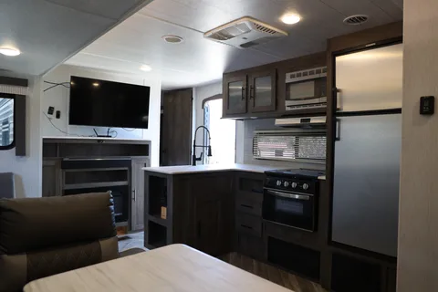 27 Foot Ultimate Family Bunkhouse
