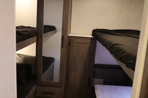 27 Foot Ultimate Family Bunkhouse
