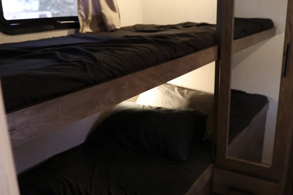 27 Foot Ultimate Family Bunkhouse