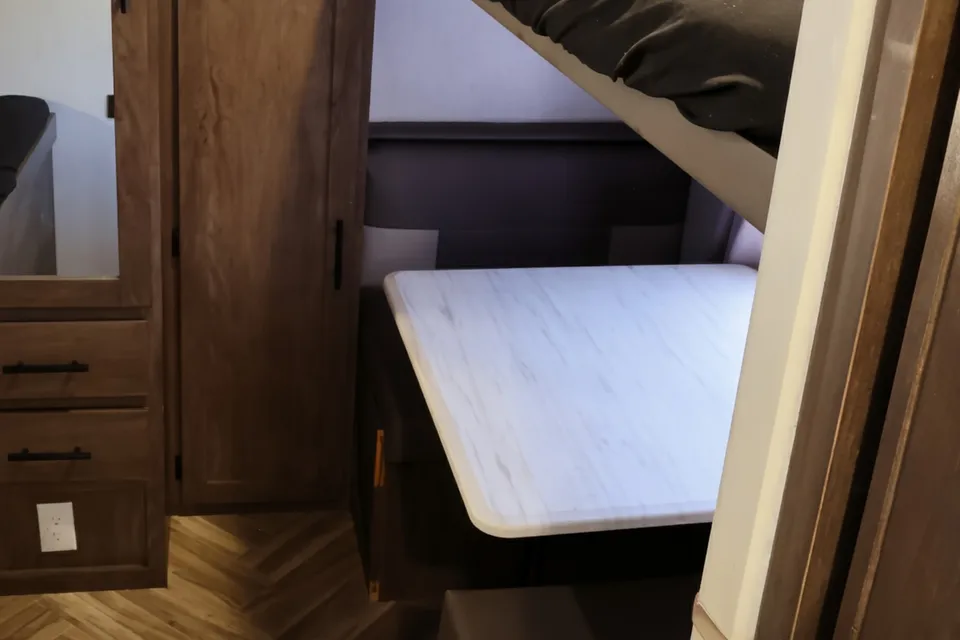 27 Foot Ultimate Family Bunkhouse