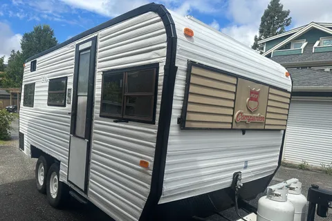 Beautifully restored, 100% off grid, luxury vintage 1976 Kit Companion Travel Trailer