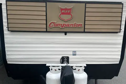 Beautifully restored, 100% off grid, luxury vintage 1976 Kit Companion Travel Trailer