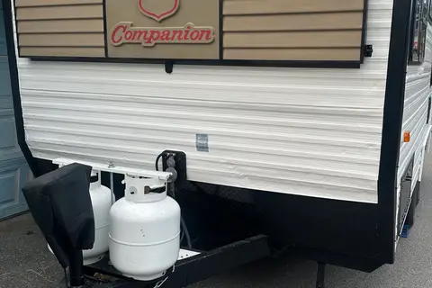 Beautifully restored, 100% off grid, luxury vintage 1976 Kit Companion Travel Trailer
