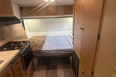 Beautifully restored, 100% off grid, luxury vintage 1976 Kit Companion Travel Trailer