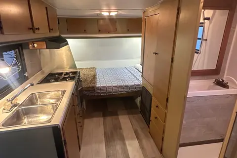Beautifully restored, 100% off grid, luxury vintage 1976 Kit Companion Travel Trailer