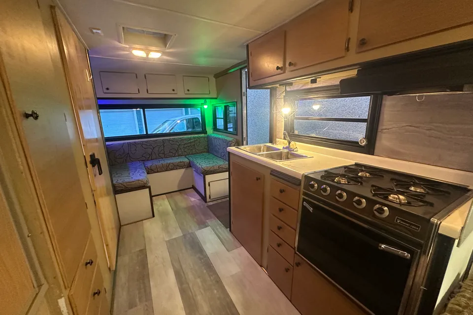 Beautifully restored, 100% off grid, luxury vintage 1976 Kit Companion Travel Trailer