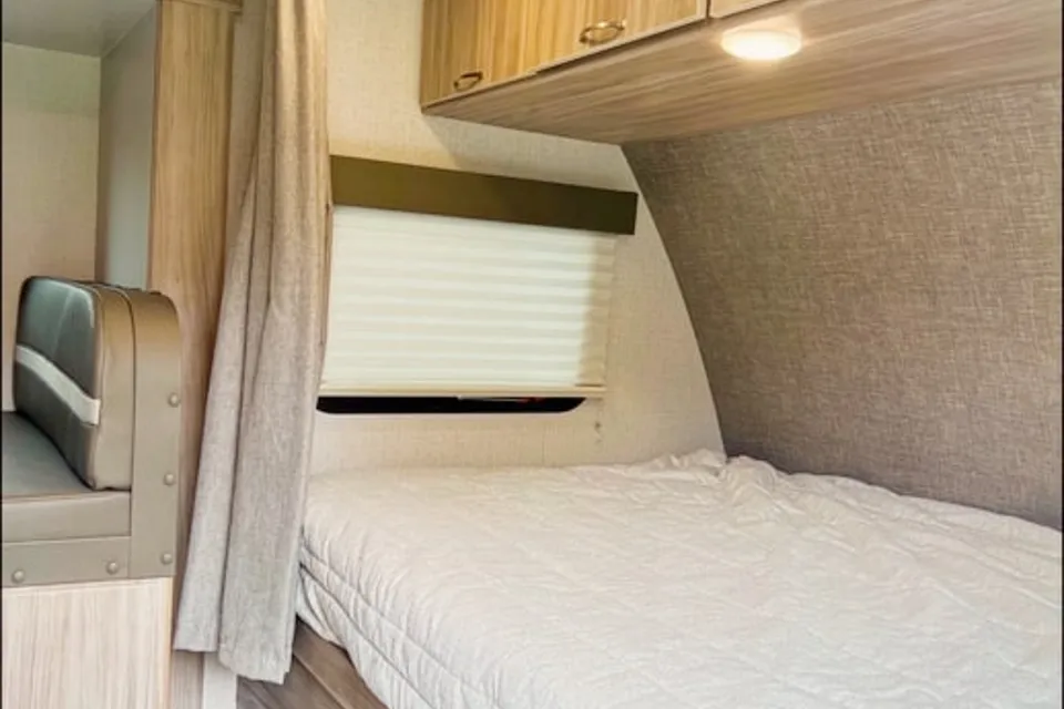New 2021 Cozy & Beautiful Winnebago Perfect For Families!