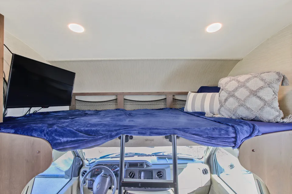 Jayco Redhawk Class C With Solar