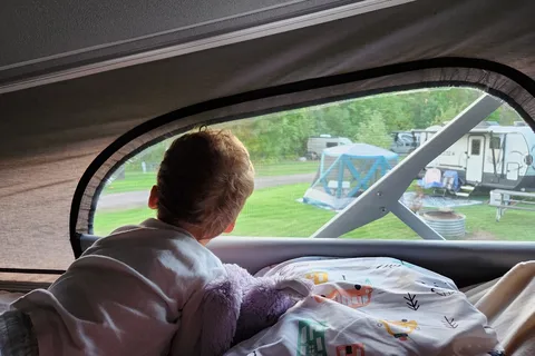 2024 Airstream Rangeline Poptop w/shower & regular toilet (Aspen)