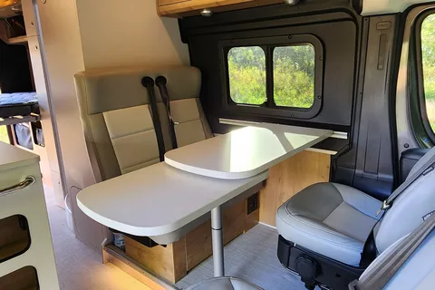 2024 Airstream Rangeline Poptop w/shower & regular toilet (Aspen)