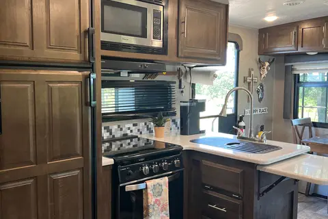 Perry's Forest River Rockwood ultra lite Travel Trailer