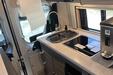 Luxurious Class B Camper Van 4 person Jayco Swift 20A