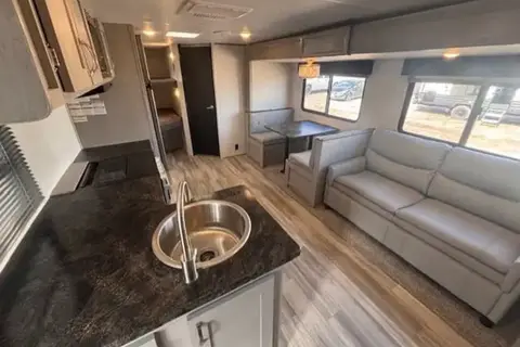 Daniel's Prime Time Tracer LE 260BHSLE Travel Trailer