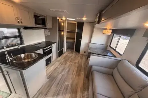 Daniel's Prime Time Tracer LE 260BHSLE Travel Trailer