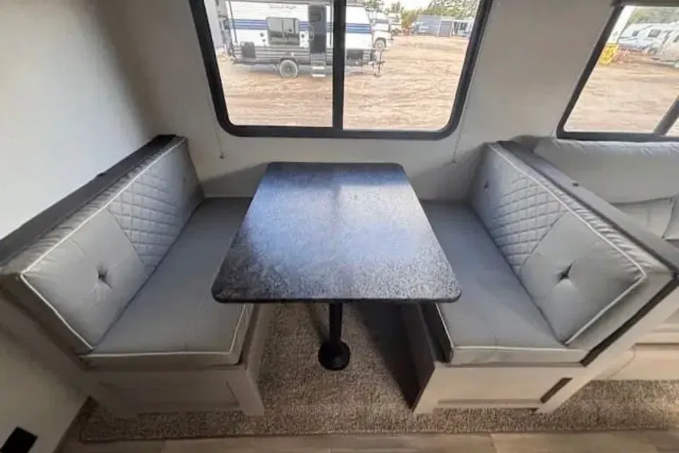 Daniel's Prime Time Tracer LE 260BHSLE Travel Trailer