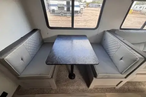 Daniel's Prime Time Tracer LE 260BHSLE Travel Trailer