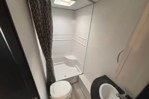 Daniel's Prime Time Tracer LE 260BHSLE Travel Trailer
