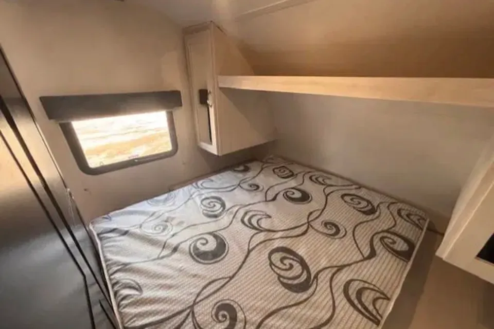 Daniel's Prime Time Tracer LE 260BHSLE Travel Trailer