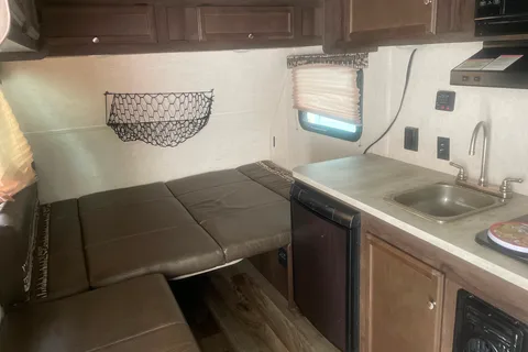 Sir Winstons Starcraft Autumn Ridge Travel Trailer