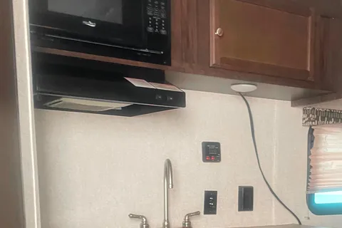 Sir Winstons Starcraft Autumn Ridge Travel Trailer