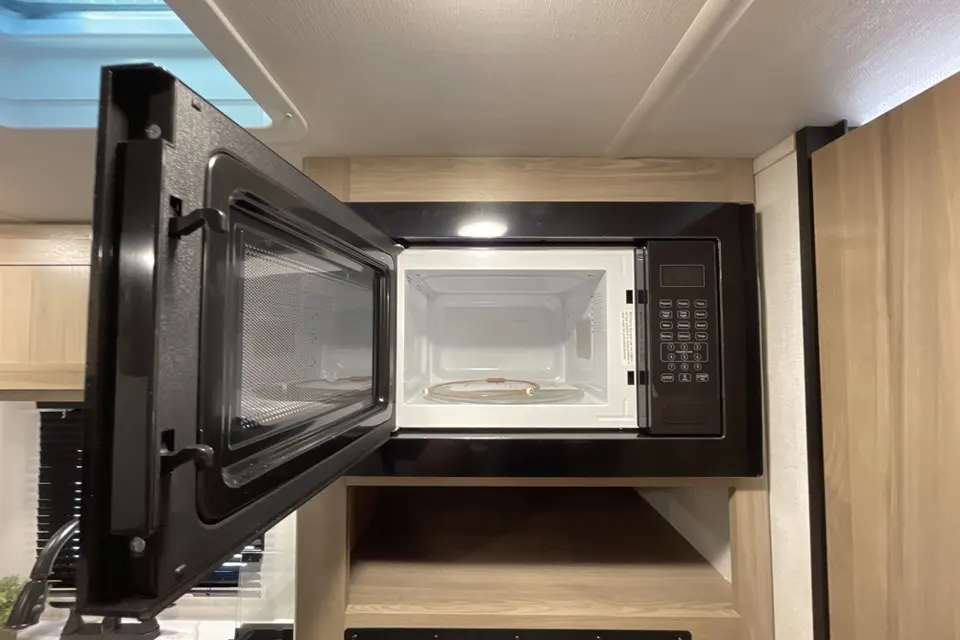 Phillip's Keystone Coleman light 17bx Travel Trailer