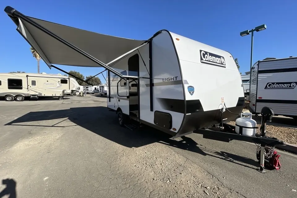 Phillip's Keystone Coleman light 17bx Travel Trailer