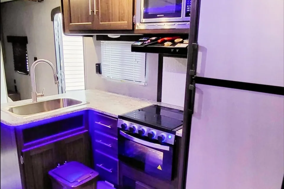 Kenneth's Zinger 270bh Travel Trailer