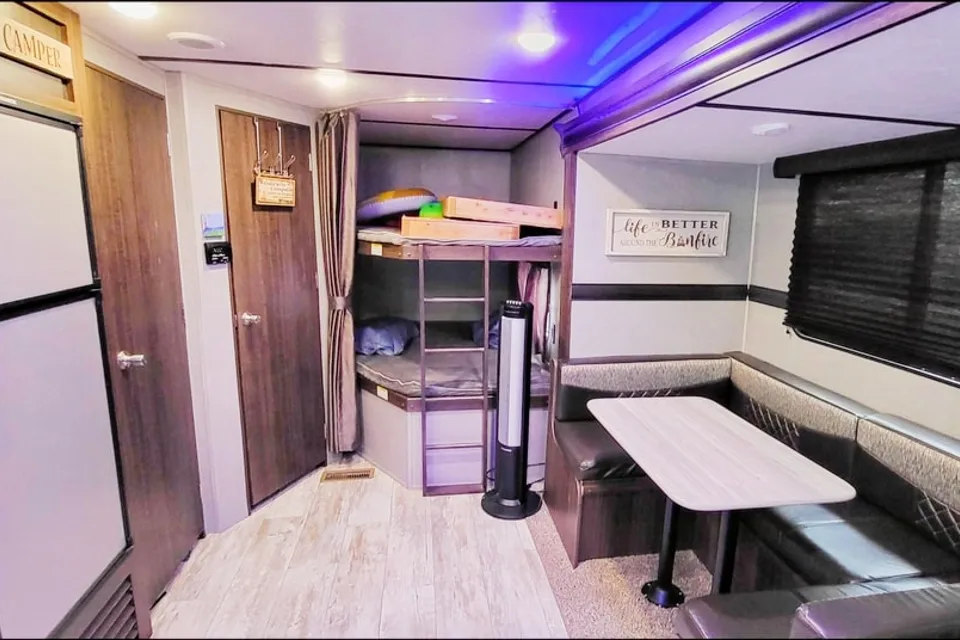 Kenneth's Zinger 270bh Travel Trailer