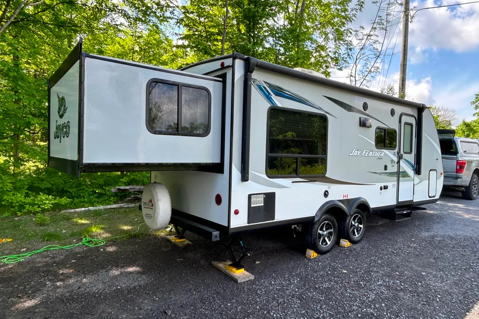 Mike's Jayco Jayfeather X213 Travel Trailer