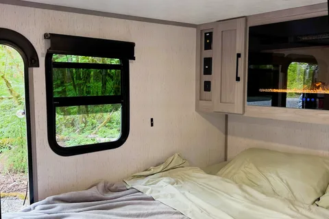 Ivanna and Igor's Coleman Rubicon 1400BH Travel Trailer