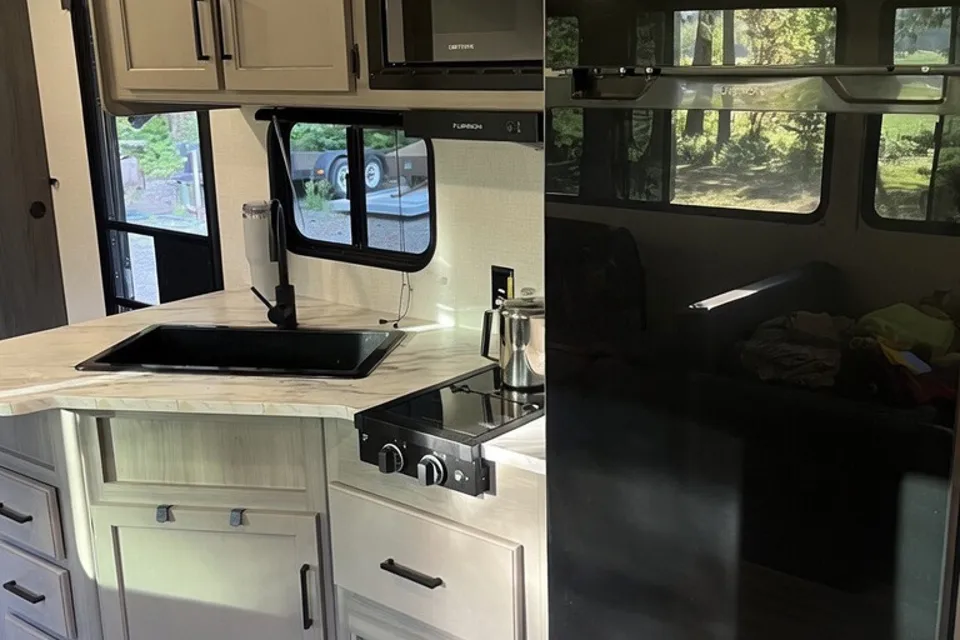 Kevin's Keystone Hideout Travel Trailer