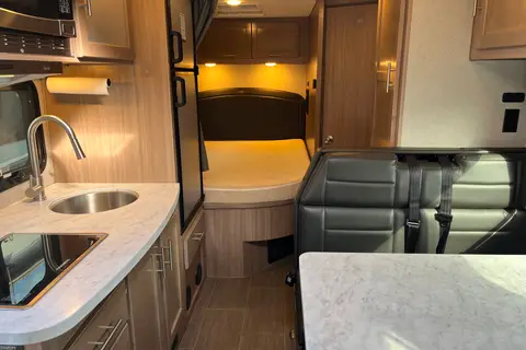 Caveman Cruisers – Class C Motorhome (Sleeps 6)
