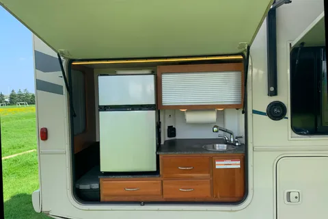 Fun Time Travel Winnebago Vista 29VE  $300/nt. High Season  $275/nt. Low Season