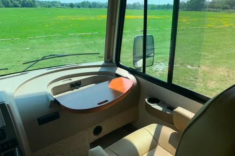 Fun Time Travel Winnebago Vista 29VE  $300/nt. High Season  $275/nt. Low Season