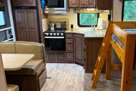 2023 Arctic Fox North Fork 25W * True 4-Season Luxury Travel Trailer * Winter-Ready!