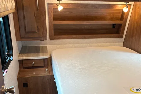 2023 Arctic Fox North Fork 25W * True 4-Season Luxury Travel Trailer * Winter-Ready!