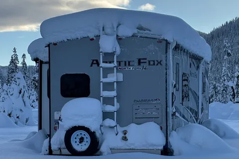 2023 Arctic Fox North Fork 25W * True 4-Season Luxury Travel Trailer * Winter-Ready!