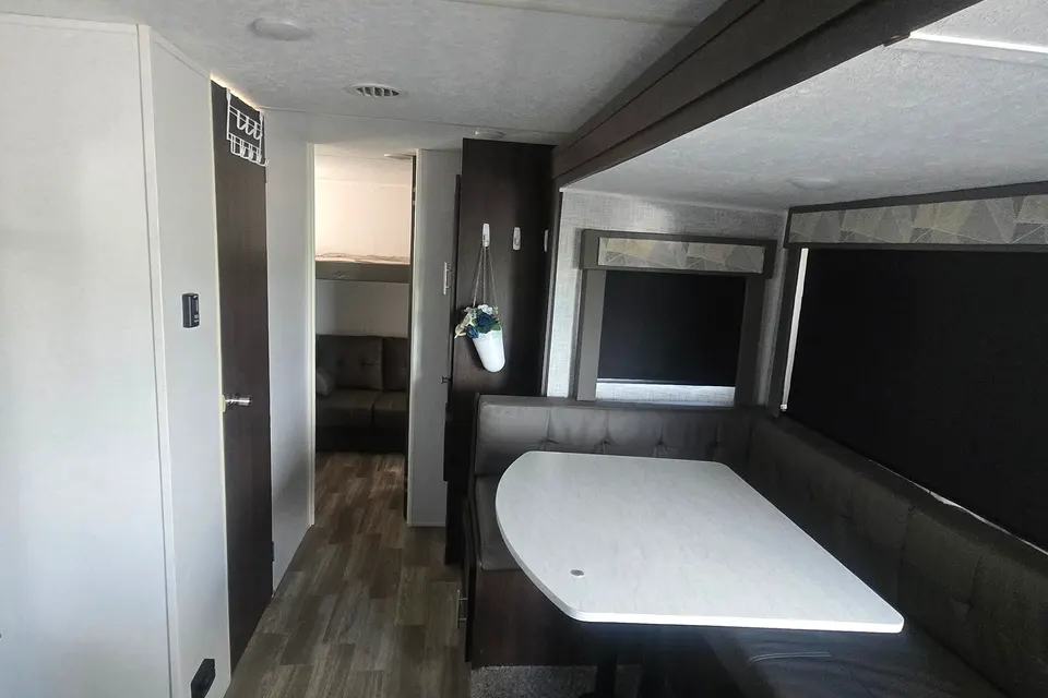 Carlos's Forest River Cruise Lite xbq28 Travel Trailer
