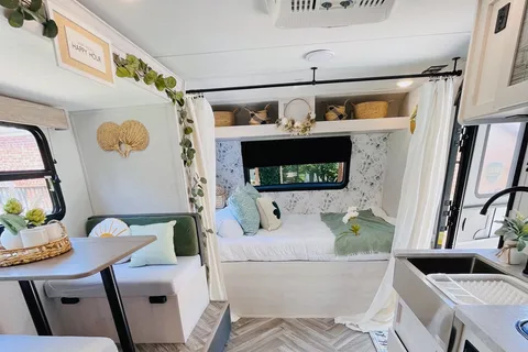2022 Coleman Rubicon Trailer-Greenery Theme