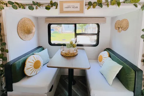 2022 Coleman Rubicon Trailer-Greenery Theme